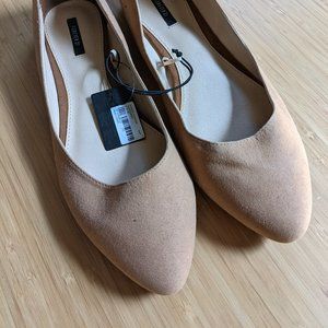 NWT Forever 21 tan pointed flat